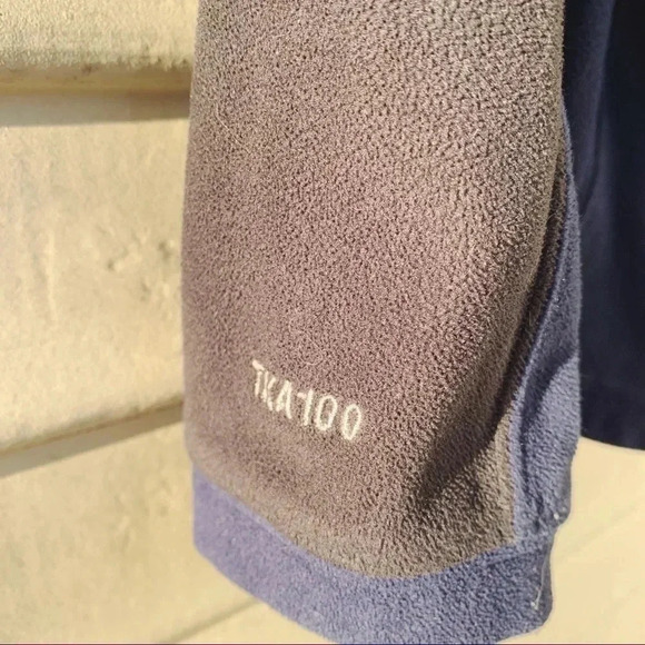North Face TKA 100 3/4 Zip Pull Over Fleece - Picture 5 of 5